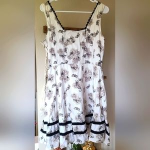 Hot Topic Black and White Flower and Bug Dress